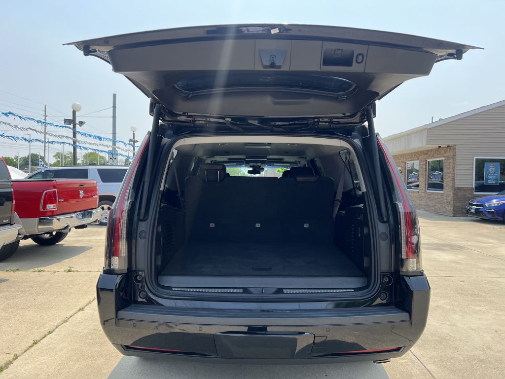 2017 Cadillac Escalade Image 13