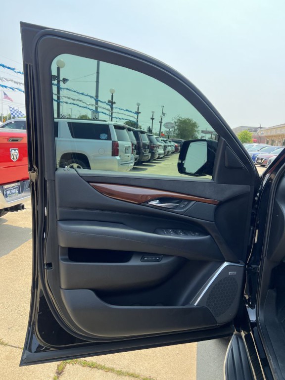 2017 Cadillac Escalade Image 15