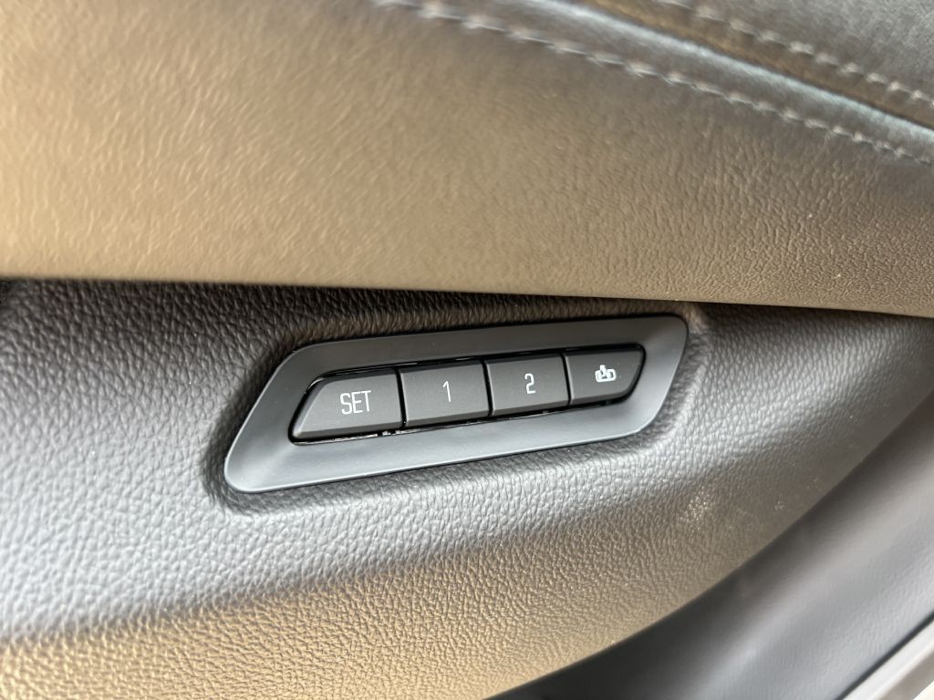 2017 Cadillac Escalade Image 16