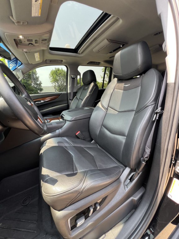 2017 Cadillac Escalade Image 19