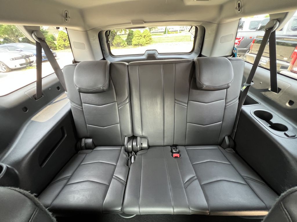 2017 Cadillac Escalade Image 21