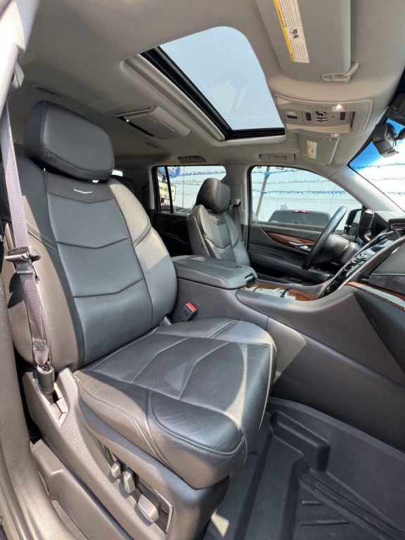 2017 Cadillac Escalade Image 22