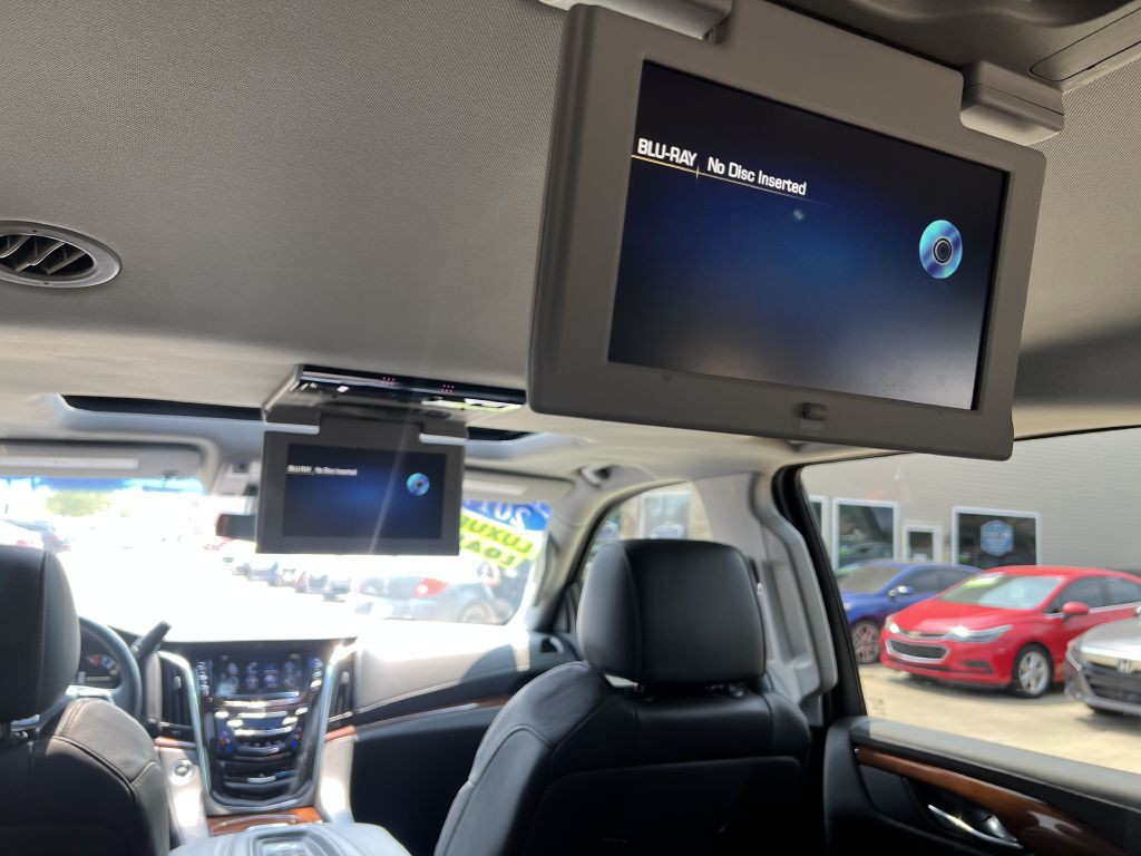 2017 Cadillac Escalade Image 27