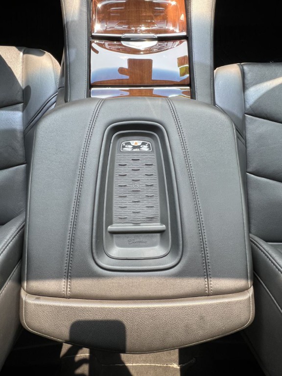 2017 Cadillac Escalade Image 29