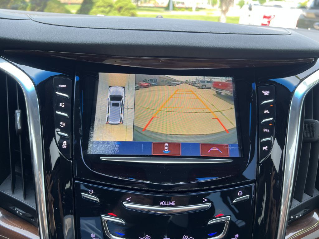 2017 Cadillac Escalade Image 37