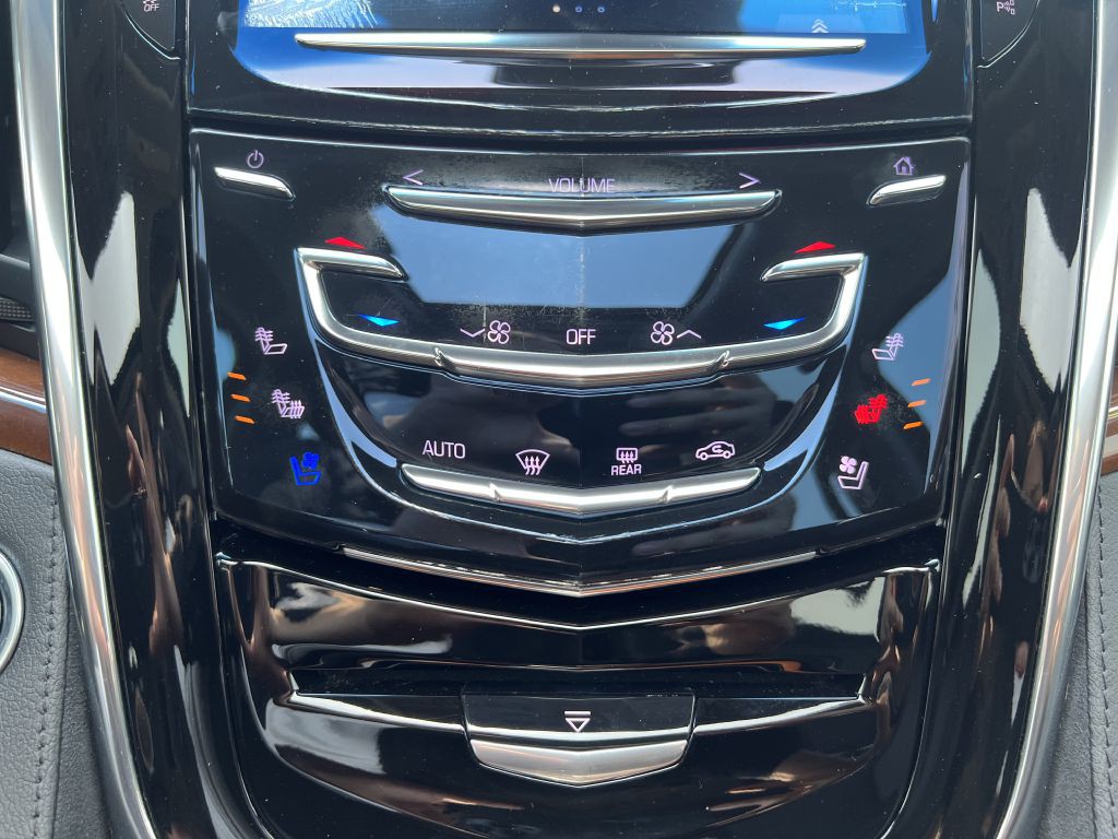2017 Cadillac Escalade Image 39