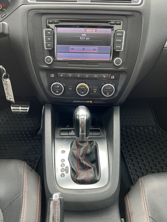 2013 Volkswagen Jetta Image 21