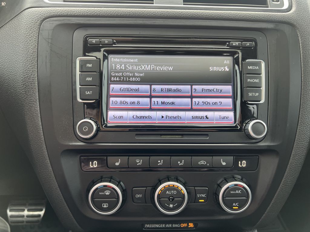 2013 Volkswagen Jetta Image 24
