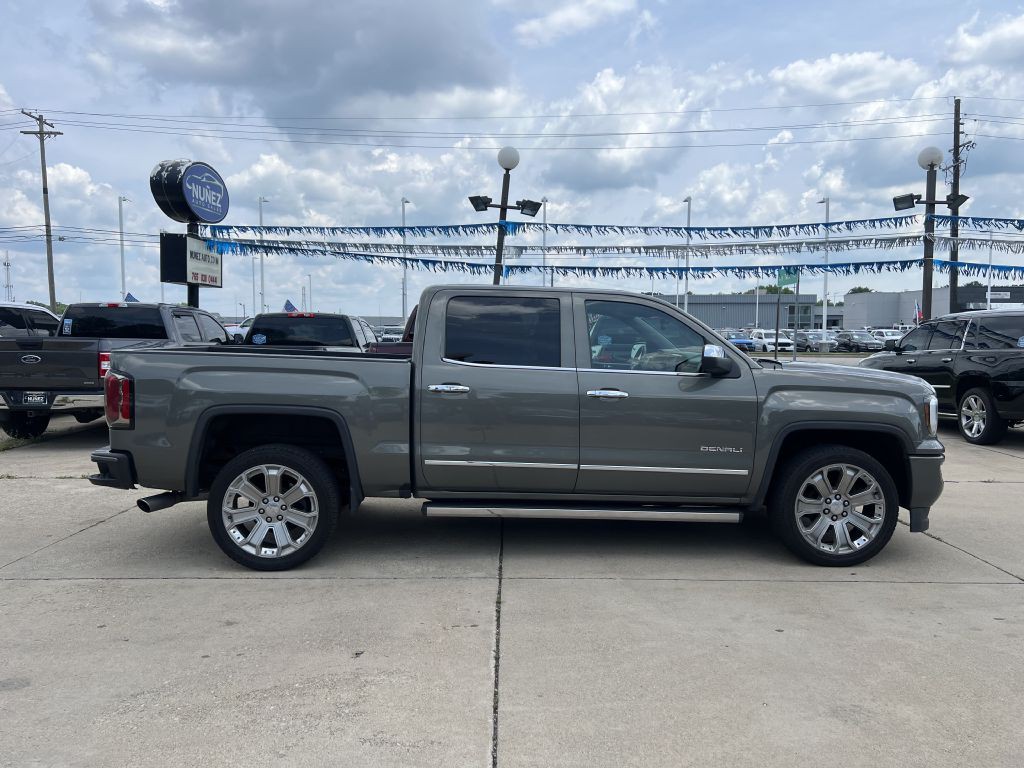 2018 GMC Sierra Image 2