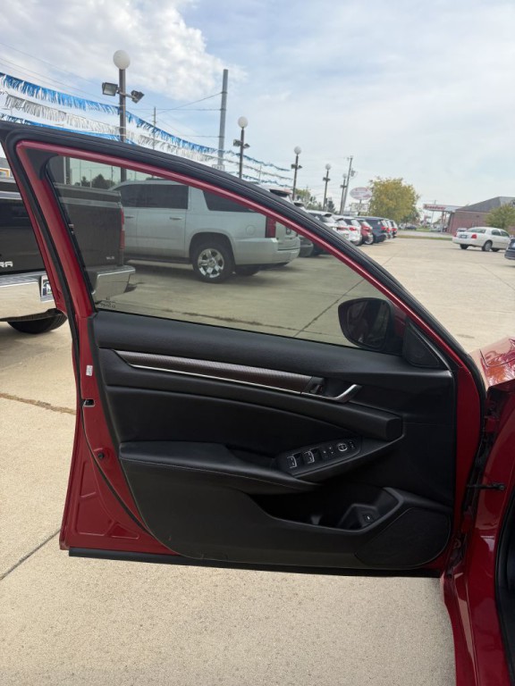2018 Honda Accord Image 9