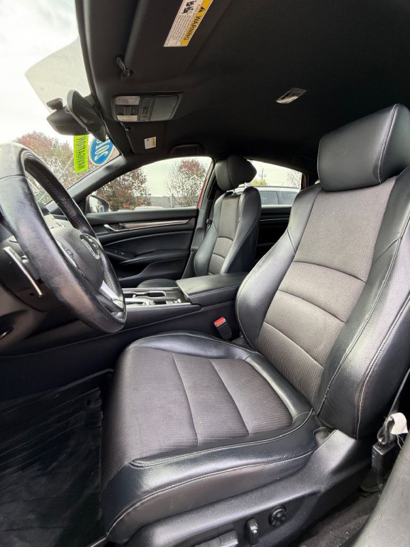 2018 Honda Accord Image 11