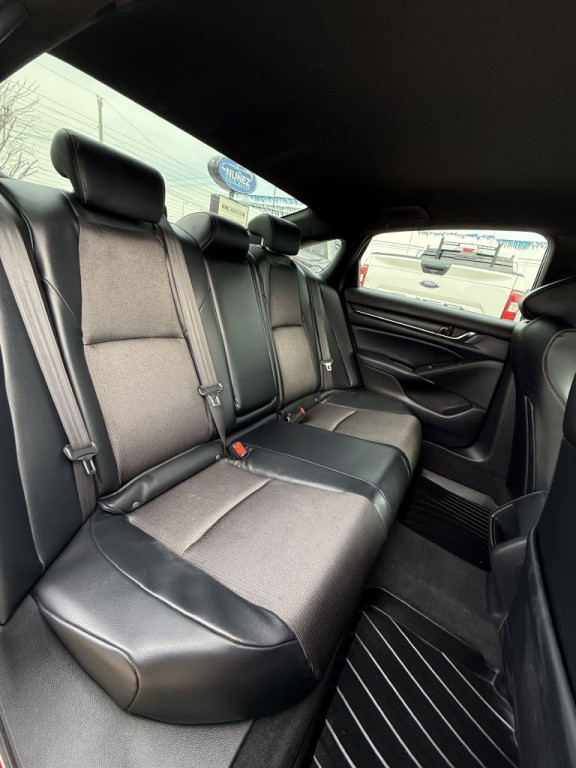 2018 Honda Accord Image 14