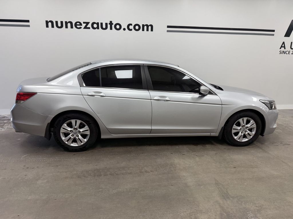 2009 Honda Accord Image 2