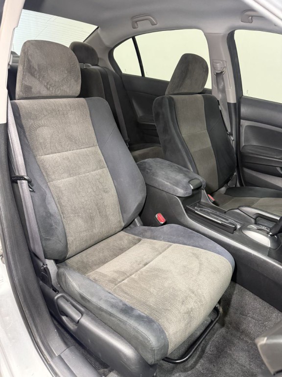 2009 Honda Accord Image 13