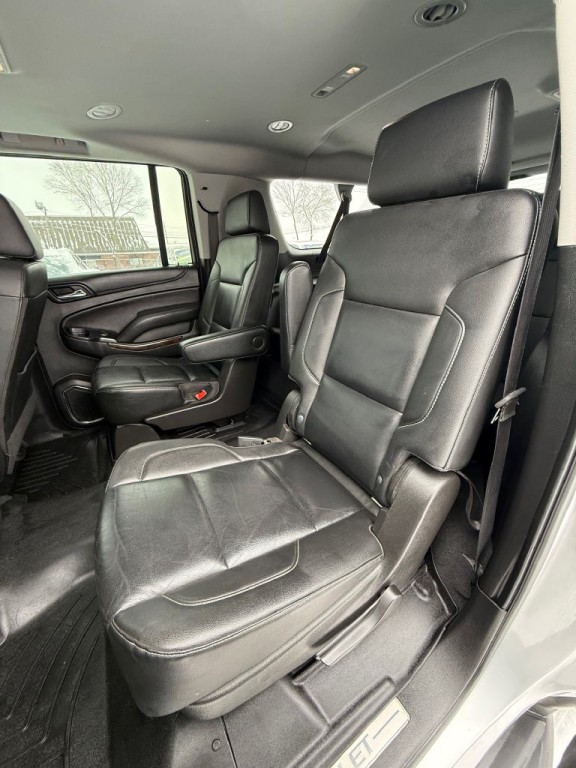 2020 Chevrolet Suburban Image 12