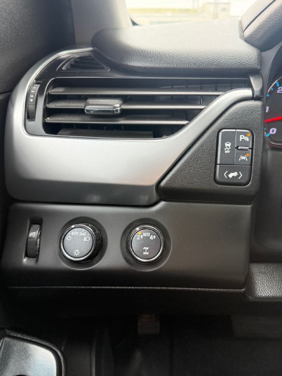 2020 Chevrolet Suburban Image 21