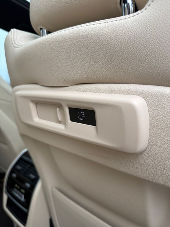 2022 BMW X5 Image 21