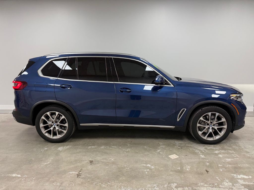 2022 BMW X5 Image 2