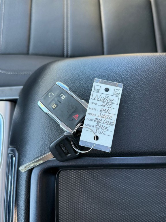 2015 GMC Sierra Image 31