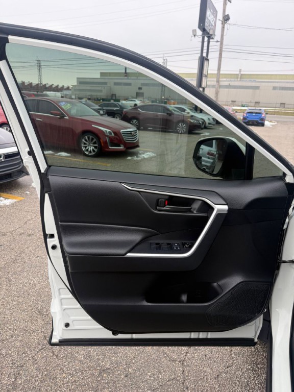 2019 Toyota Rav4 Image 14