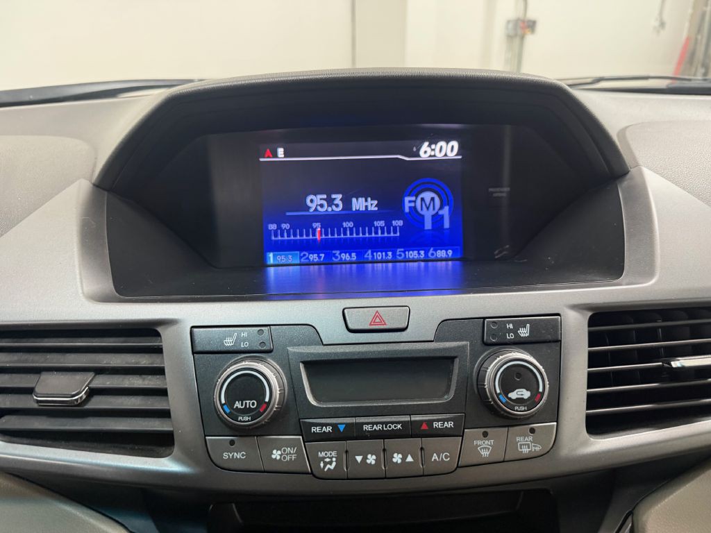 2012 Honda Odyssey Image 16