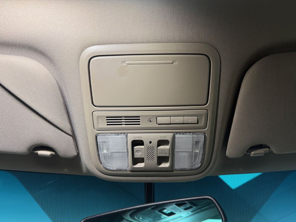 2012 Honda Odyssey Image 26