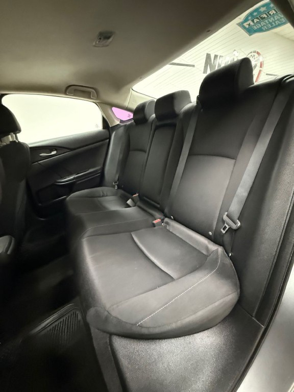 2016 Honda Civic Image 19