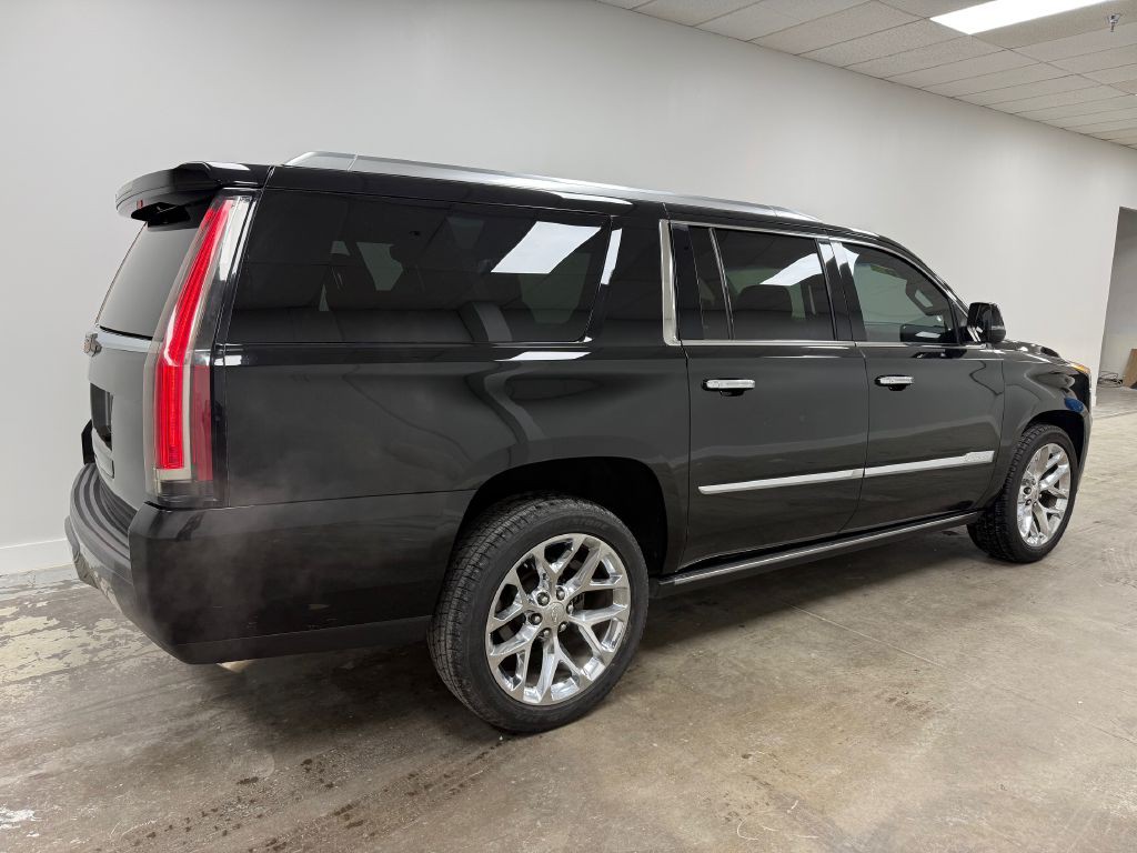 2015 Cadillac Escalade Image 3