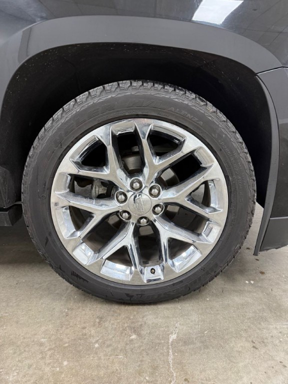 2015 Cadillac Escalade Image 10