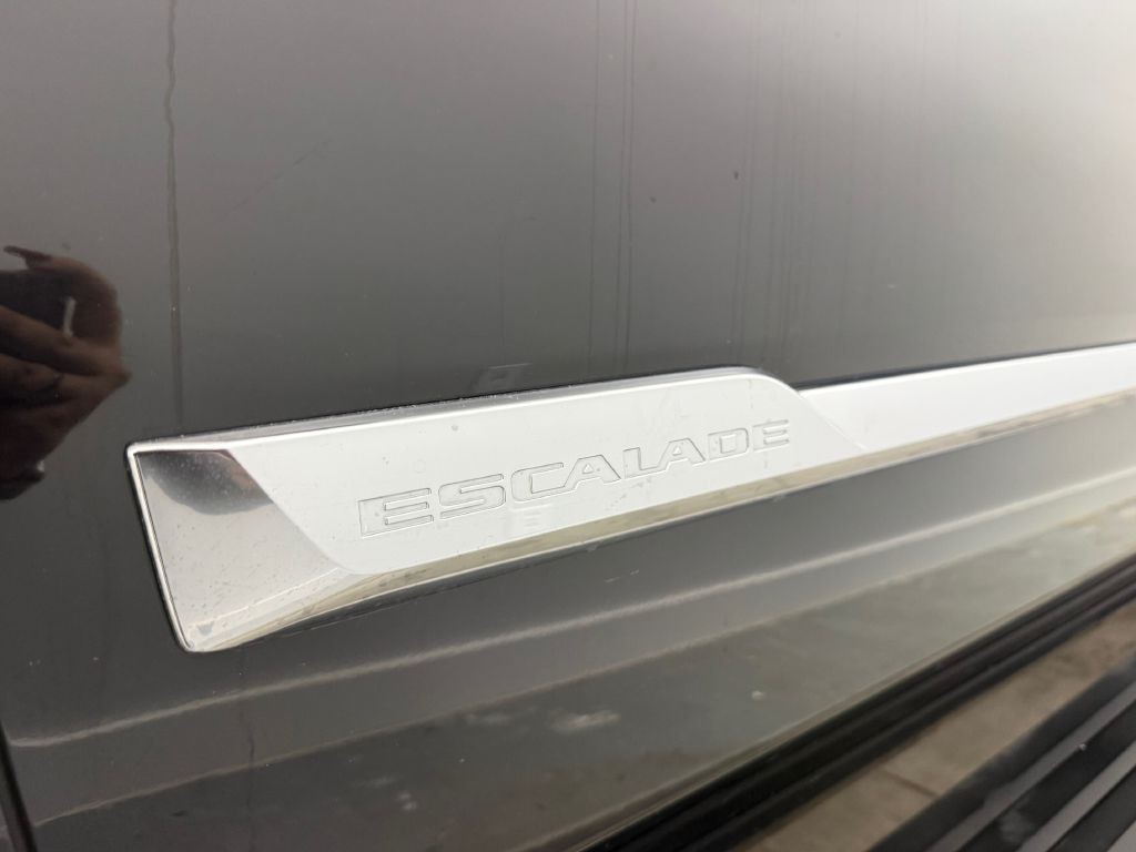 2015 Cadillac Escalade Image 14