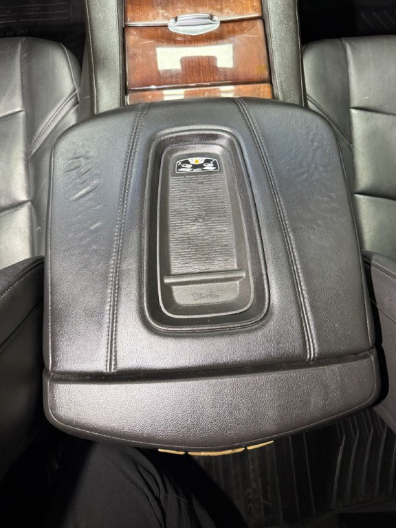 2015 Cadillac Escalade Image 29