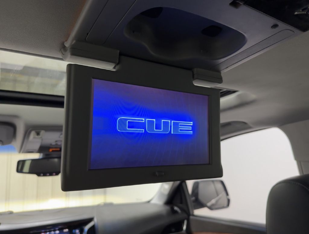 2015 Cadillac Escalade Image 32