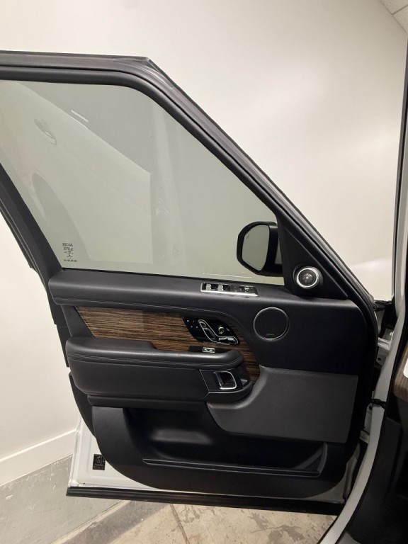 2018 Land Rover Range Rover Image 17