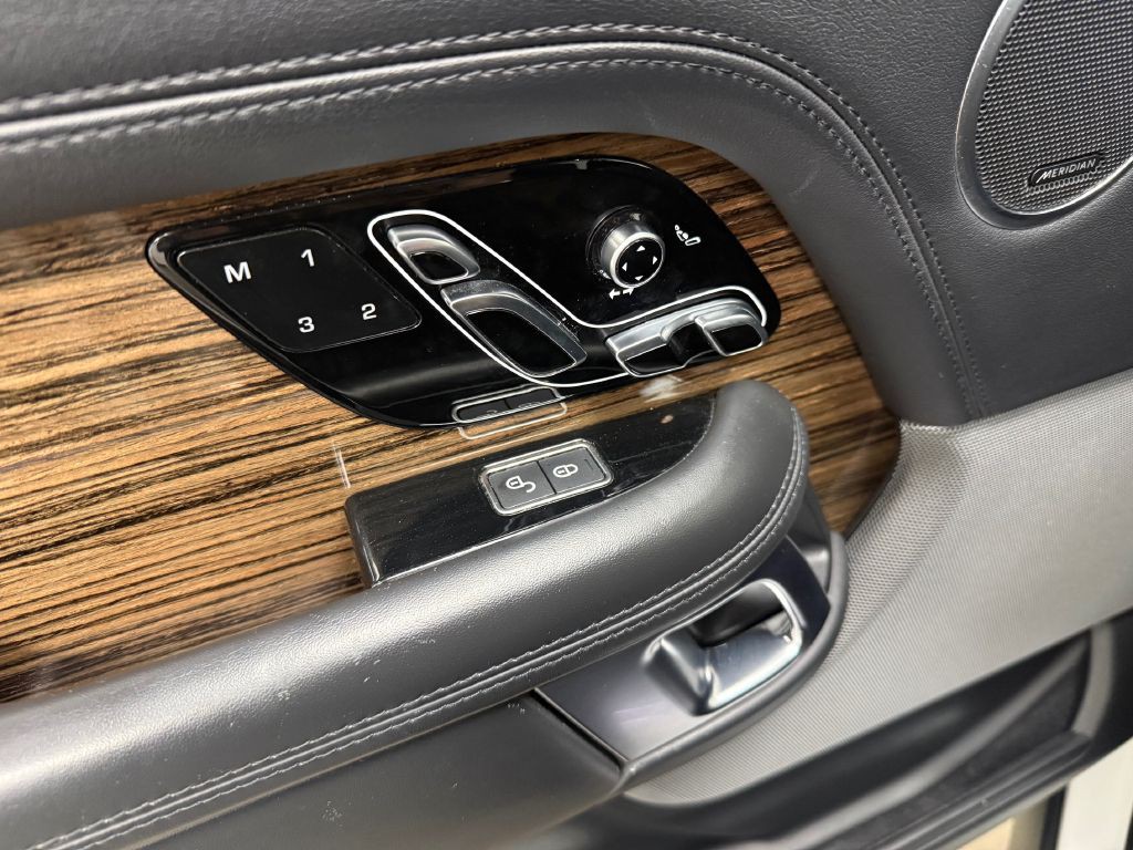 2018 Land Rover Range Rover Image 19