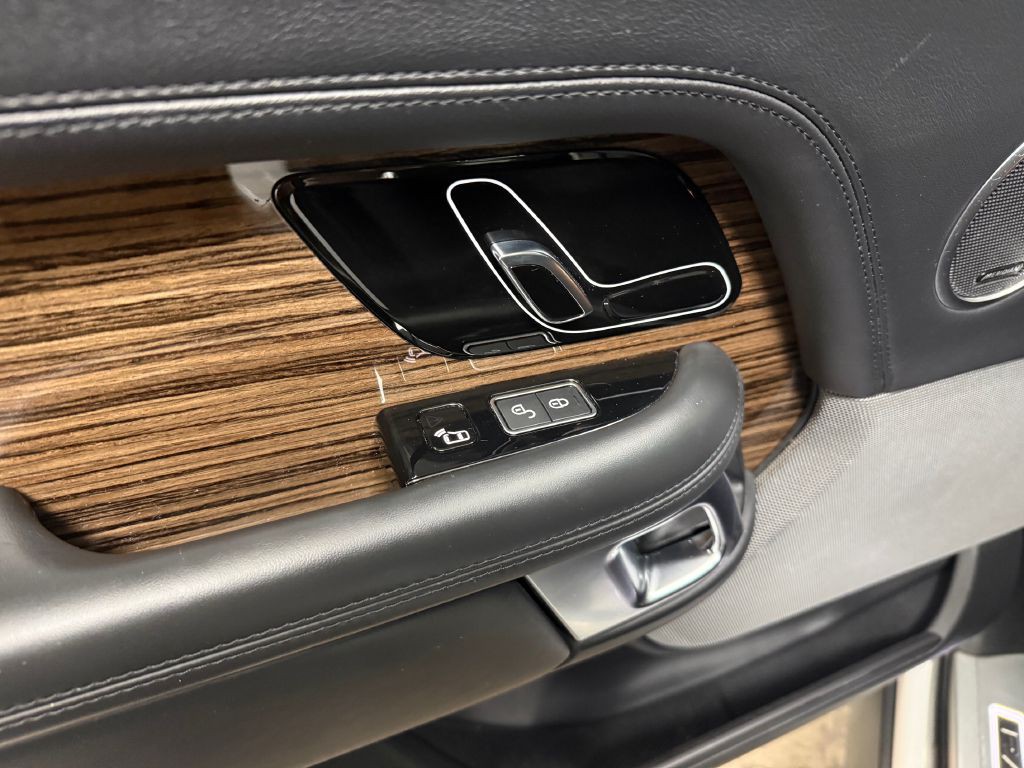 2018 Land Rover Range Rover Image 23