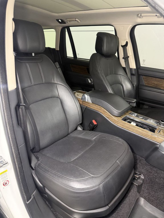 2018 Land Rover Range Rover Image 16