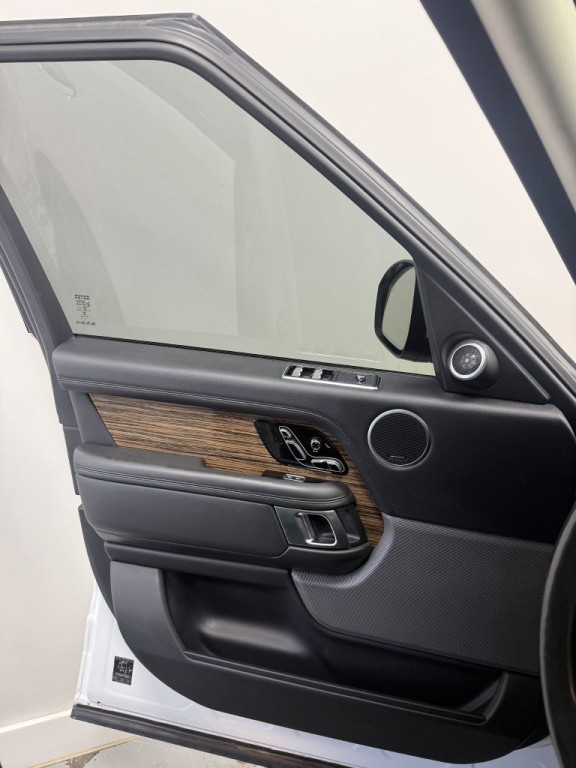 2018 Land Rover Range Rover Image 21