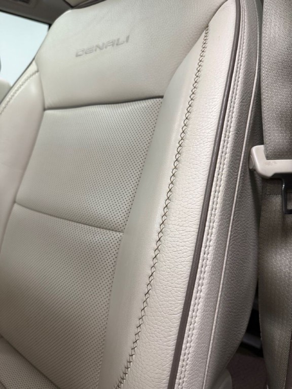 2021 GMC Yukon Image 21