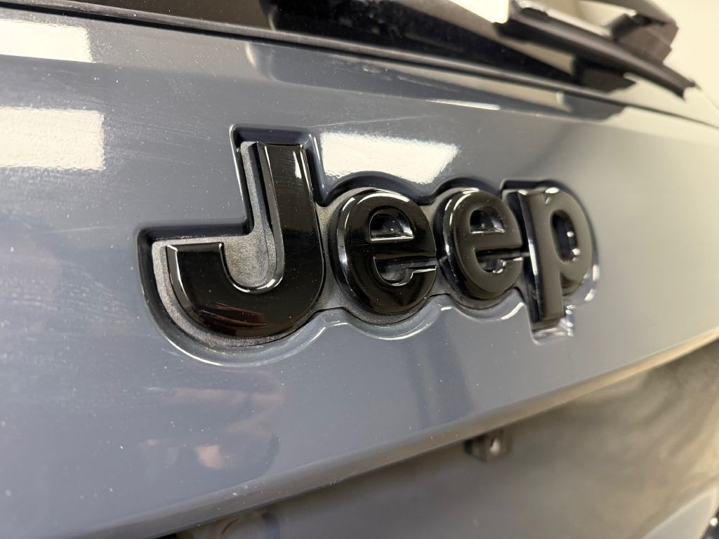2018 Jeep Grand Cherokee Image 11