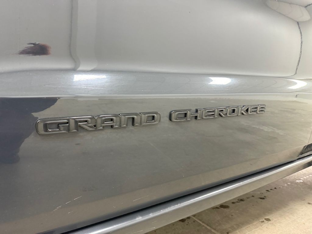 2018 Jeep Grand Cherokee Image 12