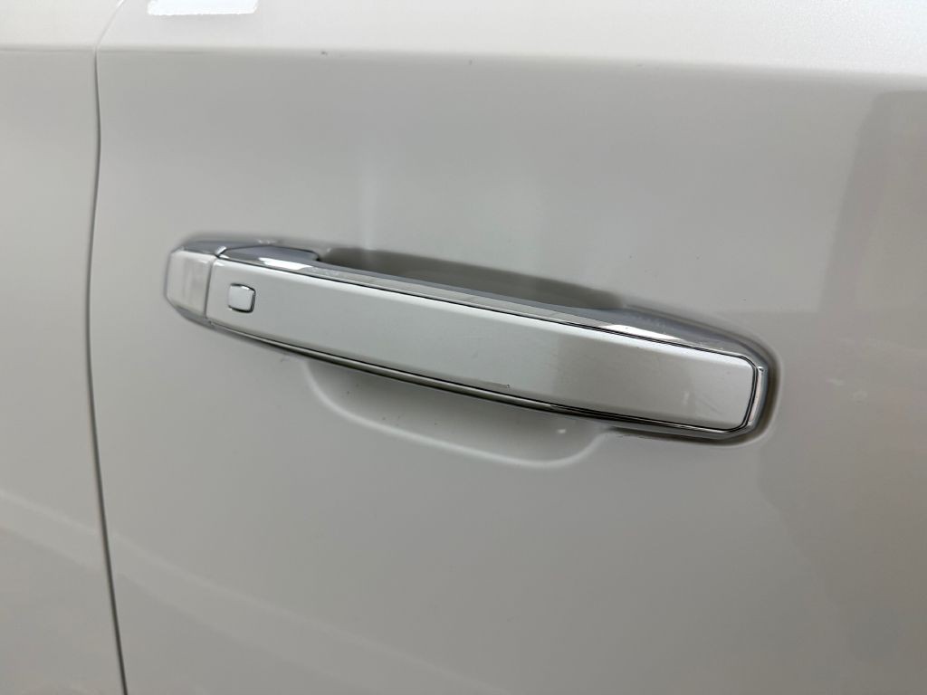 2017 Chevrolet Tahoe Image 9