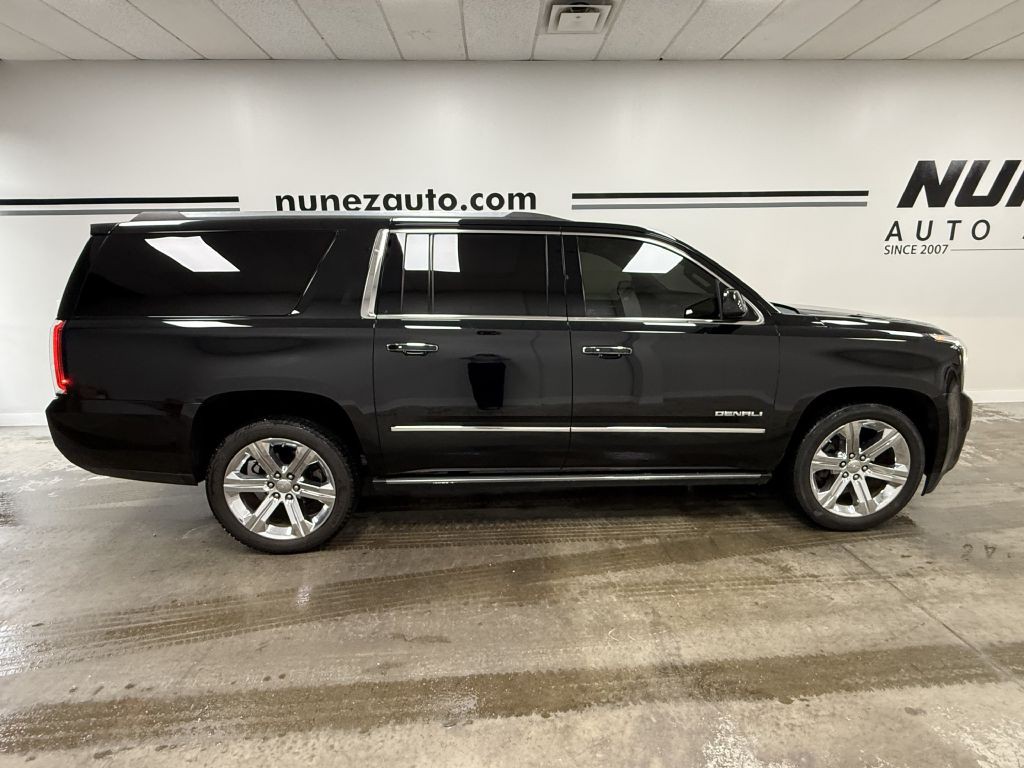2017 GMC Yukon Image 2