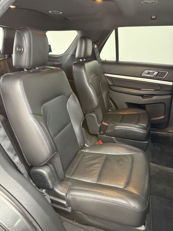 2018 Ford Explorer Image 18