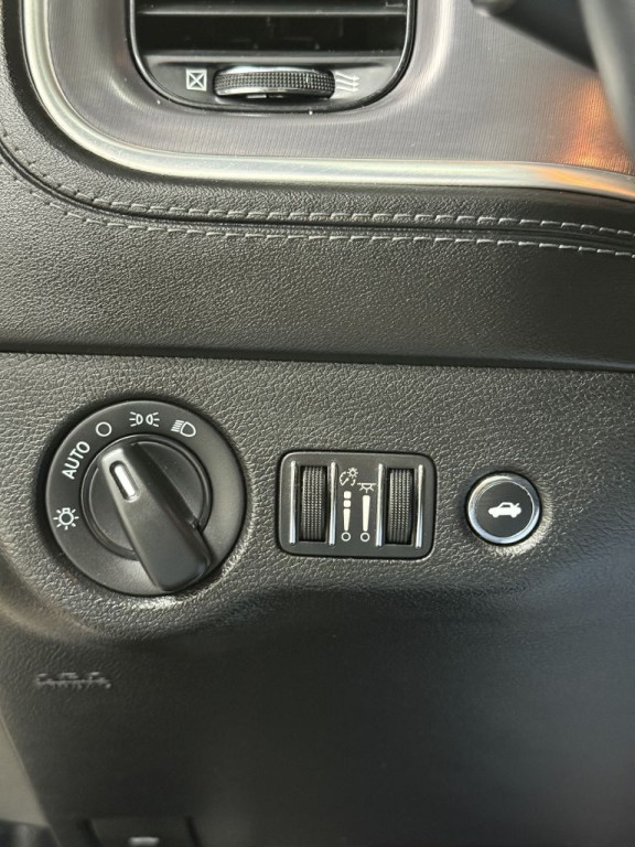 2021 Dodge Charger Image 25