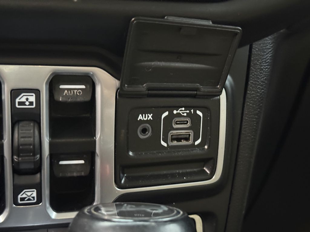 2018 Jeep Wrangler Unlimited Image 33