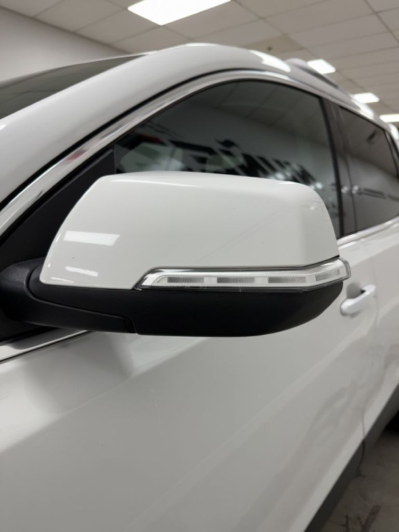 2020 GMC Acadia Image 8