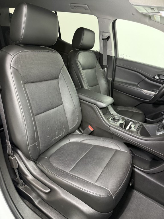 2020 GMC Acadia Image 18