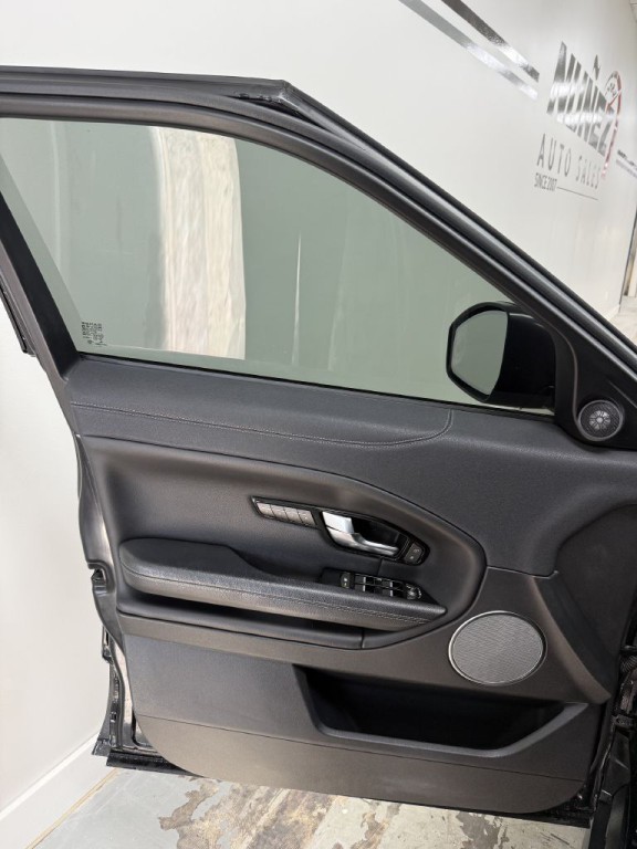 2019 Land Rover Range Rover Evoque Image 11
