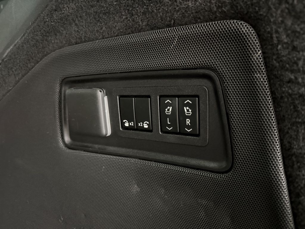 2021 Cadillac Escalade Image 11