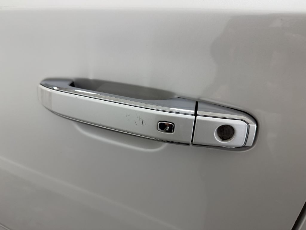 2017 GMC Yukon Image 9